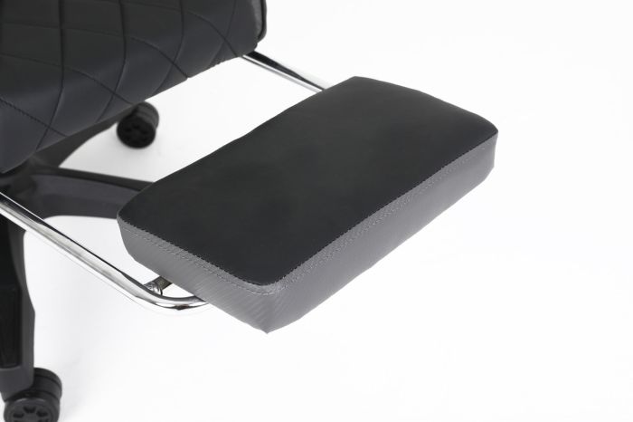 Комп‘ютерне крісло із підставкою для ніг CARBON Quattro Gaming Чорно-сірий